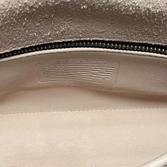 COACH Vintage Devon Shoulder Bag - Bone Glove-tanned Leather - LIKE NEW - Rare - Picture 4 of 14